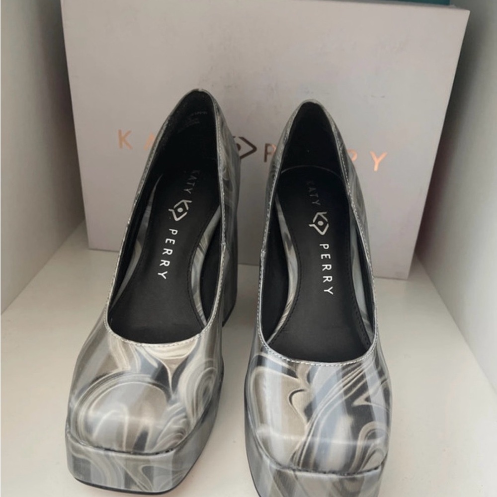 Katy Perry Collections Gray & Silver Marble Platform Pumps - Picture 4 of 10